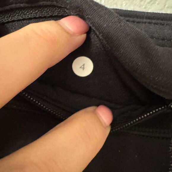 Lululemon Cropped Leggings Size 4 - Picture 2 of 6